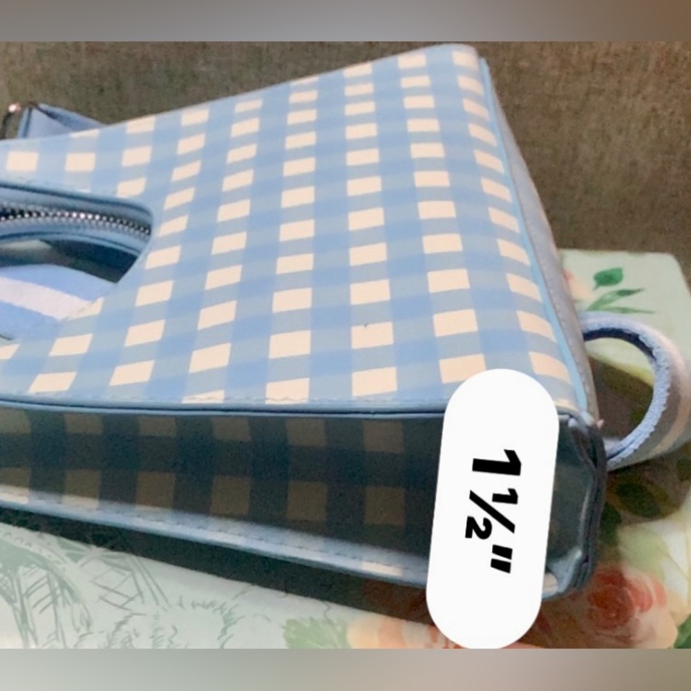🦋NEW 🦋Mini suitcase style bag, blue and white🦋
#BLUE - Picture 9 of 16